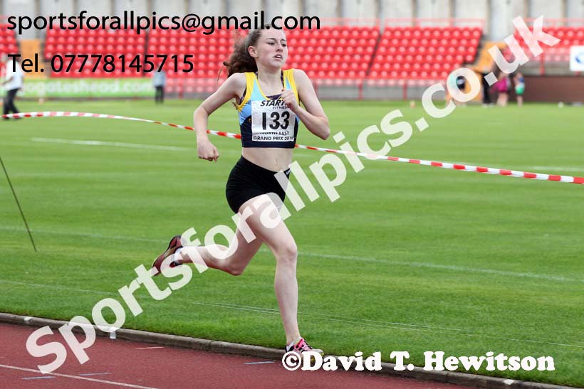 Junior graded 800 metres, 2019 North East Grand Prix, Gateshead Stadium. Photo: David T. Hewitson/Sports for All Pics